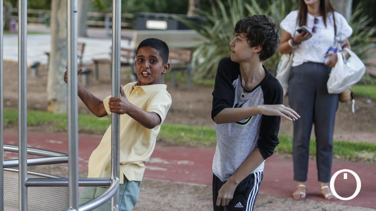 Niños saharauis del programa 'Vacaciones en paz' visitan la Ciudad de los Niños.