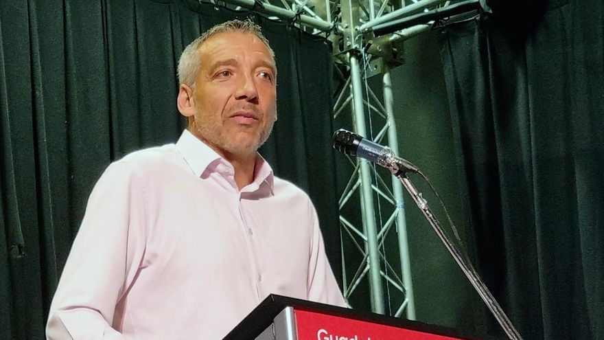 El alcalde de Pioz vincula la moción de censura que le echará del cargo con su rechazo a cuatro plantas solares