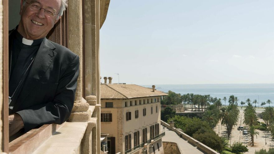 El obispo de Mallorca denuncia los discursos de odio contra los migrantes: "Llamarles delincuentes es una calumnia"
