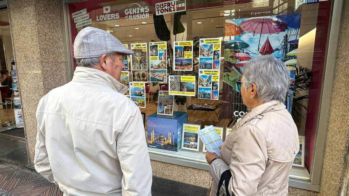 Mayores de León ante el reto de conseguir un viaje para el Imserso.