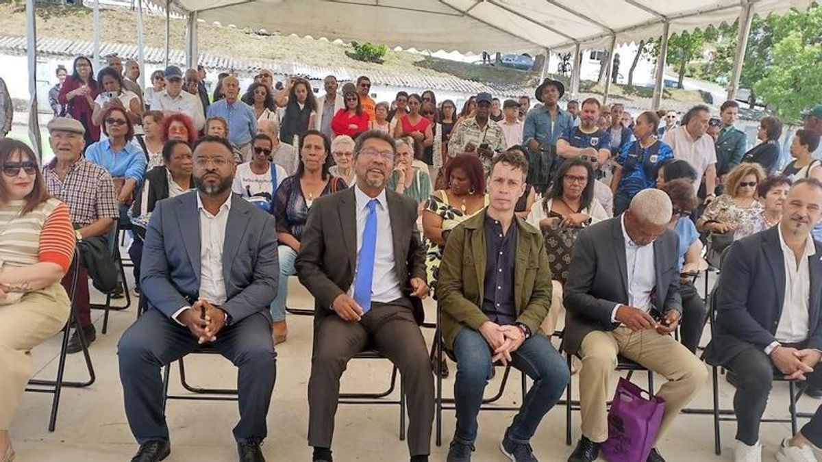 Villablino inaugura el parque de Cabo Verde con la presencia de su embajador, Eduardo Silva
