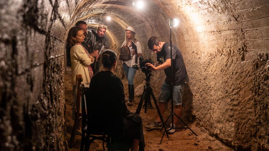 Rodaje en un inédito refugio antiaéreo de la guerra civil en Cuenca: "El cine es ficción, hay que tratarlo como tal"