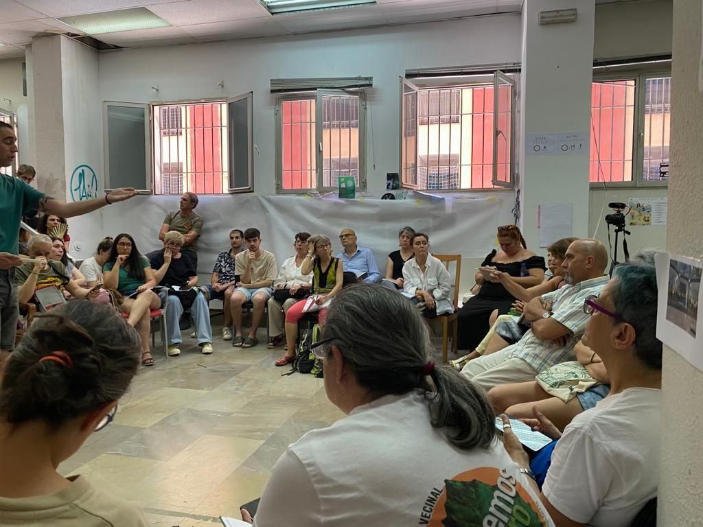 Reunión de vecinos en Espacio Bellas Vistas para preparar la Termometrada