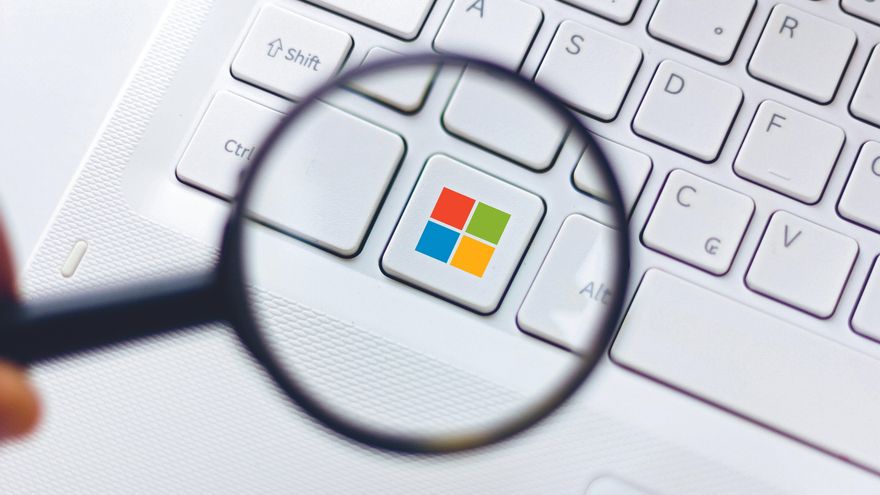 En el mundo real, llegar el primero a un mercado da una ventaja considerable, pero no decisiva: cualquiera puede crear un producto mejor o más barato. Internet es diferente. Si todo el mundo está en Facebook, ¿qué sentido tiene migrar a otra red social?