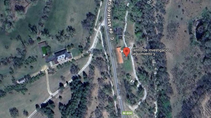 Ayuso disfruta de un chalé con piscina propiedad de la Comunidad de Madrid tras criticar a Sánchez por usar los del Estado