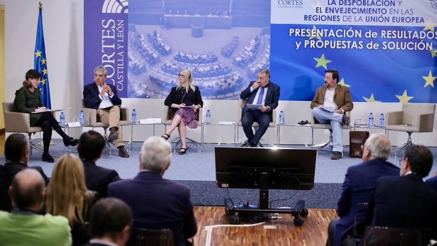 Miriam Chacón / ICAL Mesa de debate 'Patrimonio cultural y turismo' en la Jornada sobre despoblación y envejecimiento en la Unión Europea en las Cortes