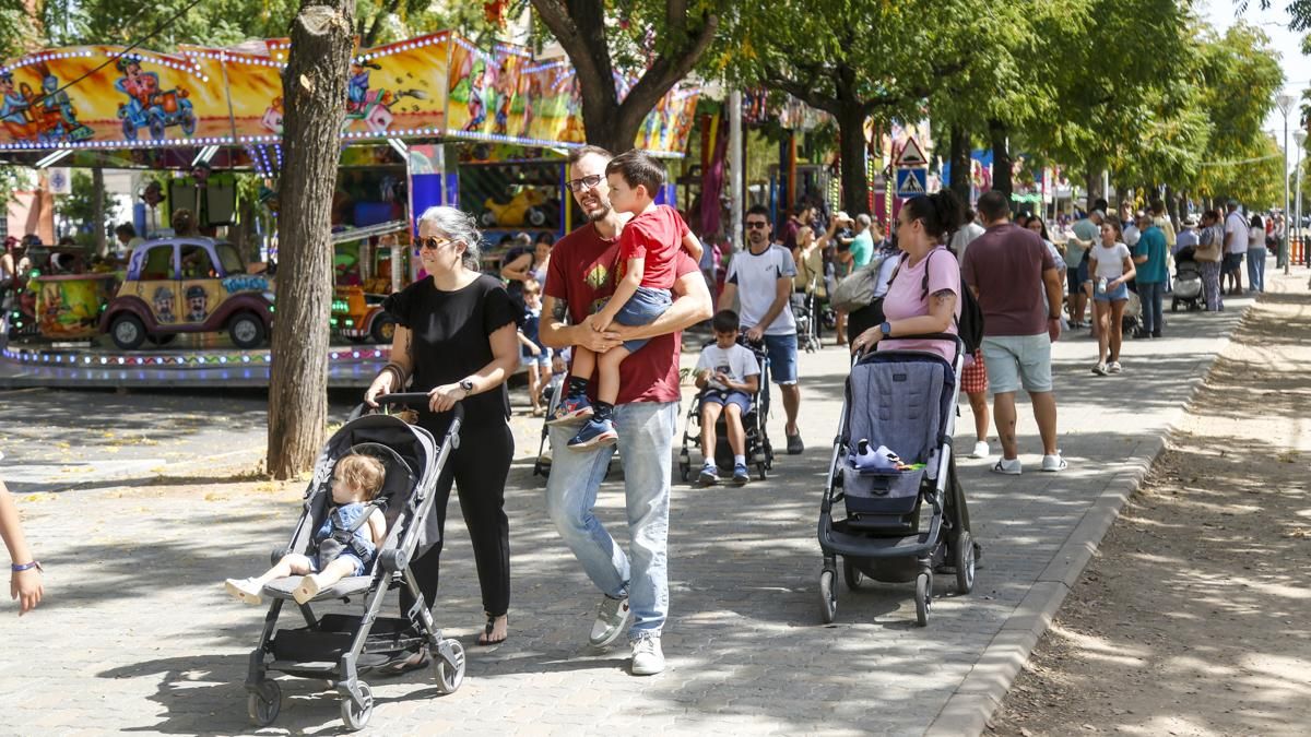 Salmorejá y ambiente en la Velá el día de la Fuensanta
