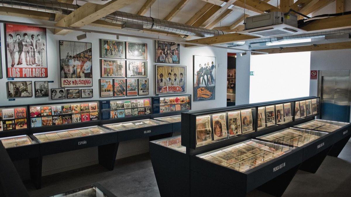 Sala Europa del Archivo de la Era Pop en laFundacion Club 45 en Santa Colomba de Somoza