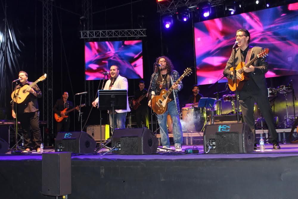 Los sones sevillanos y cubanos se fusionaron en el escenario lustral. Foto: JOSÉ AYUT.