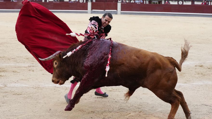 Las subvenciones de Ayuso convierten a Madrid en el refugio taurino de un espectáculo en decadencia