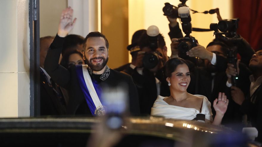 El presidente salvadoreño Bukele asegura que le tiene sin cuidado que le llamen dictador