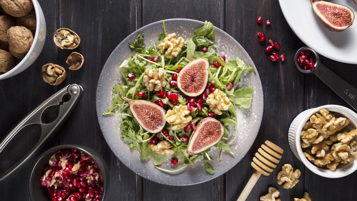 Ensalada de higos, rúcula y queso de cabra