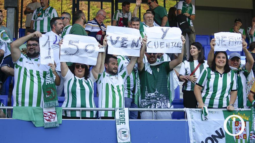 Grada Blanquiverde del FC Barcelona B - Córdoba CF