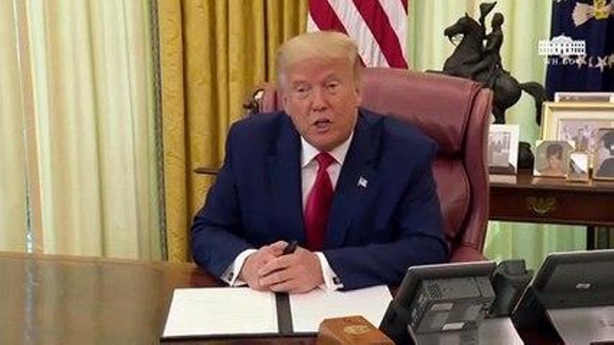 VÍDEO | Trump sale del hospital para saludar a sus seguidores