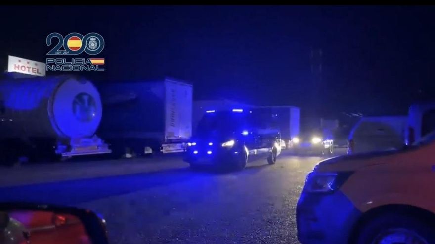 Más de 400 policías nacionales desarrollan una operación "sin precedentes" en Torrelavega contra drogas, armas, blanqueo y extorsiones