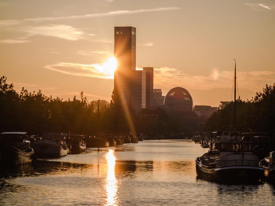 Atardecer de vanguardia. Torre Achmea.