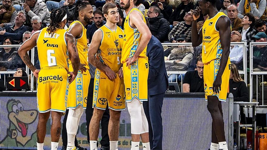 El Granca pierde a otros cinco jugadores tras el descenso