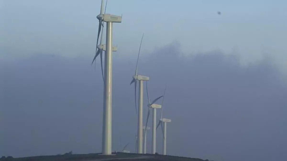 Aerogeneradores en la sierra de Elgea.