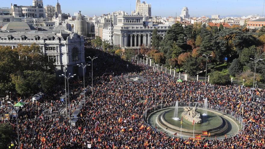 El Partido Popular y Vox se suman a una nueva protesta multitudinaria contra la amnistía en Madrid