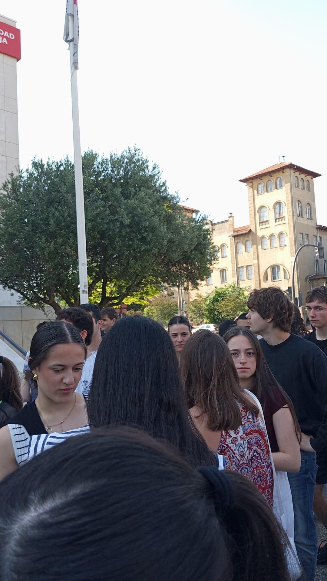 Protestas de los estudiantes por el examen de Matemáticas de la PAU de La Rioja