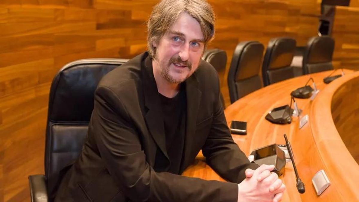 Movimiento Sumar insta a  la FSA-PSOE a "tomar nota" de Extremadura y frenar la involución de un gobierno del PP con Vox