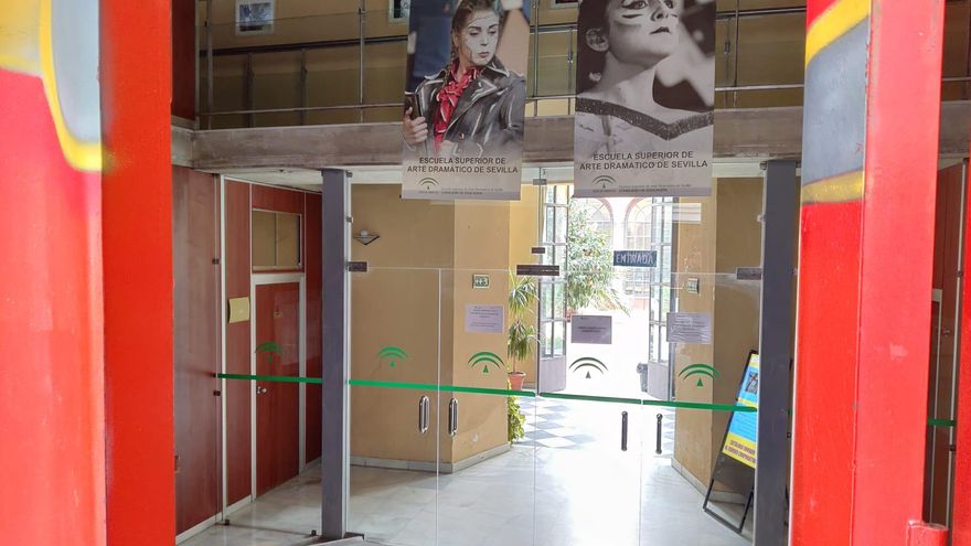 El alumnado de Arte Dramático de Sevilla regresa a las aulas tras la expulsión del profesor acusado de mala praxis y abuso