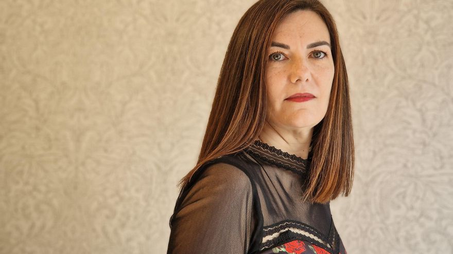 Ledicia Costas, escritora: "La fantasía es donde me siento más libre, he abierto una puerta al más allá y voy a seguir por ella"