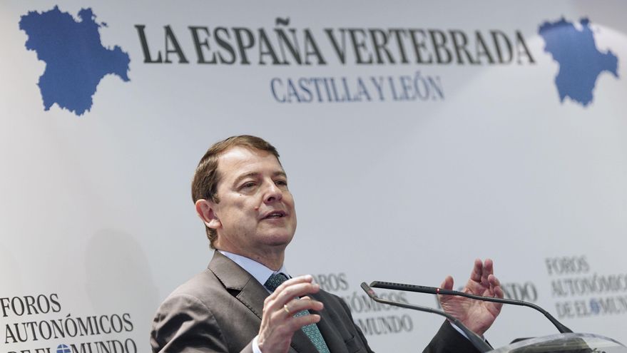 Mañueco avanza que Castilla y León acogerá menores migrantes y Gallardo pide que se oponga "política y jurídicamente"