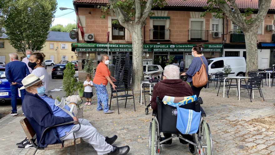 La vida en El Pardo, un "oasis" verde, militarizado y envejecido en pleno epicentro de la pandemia