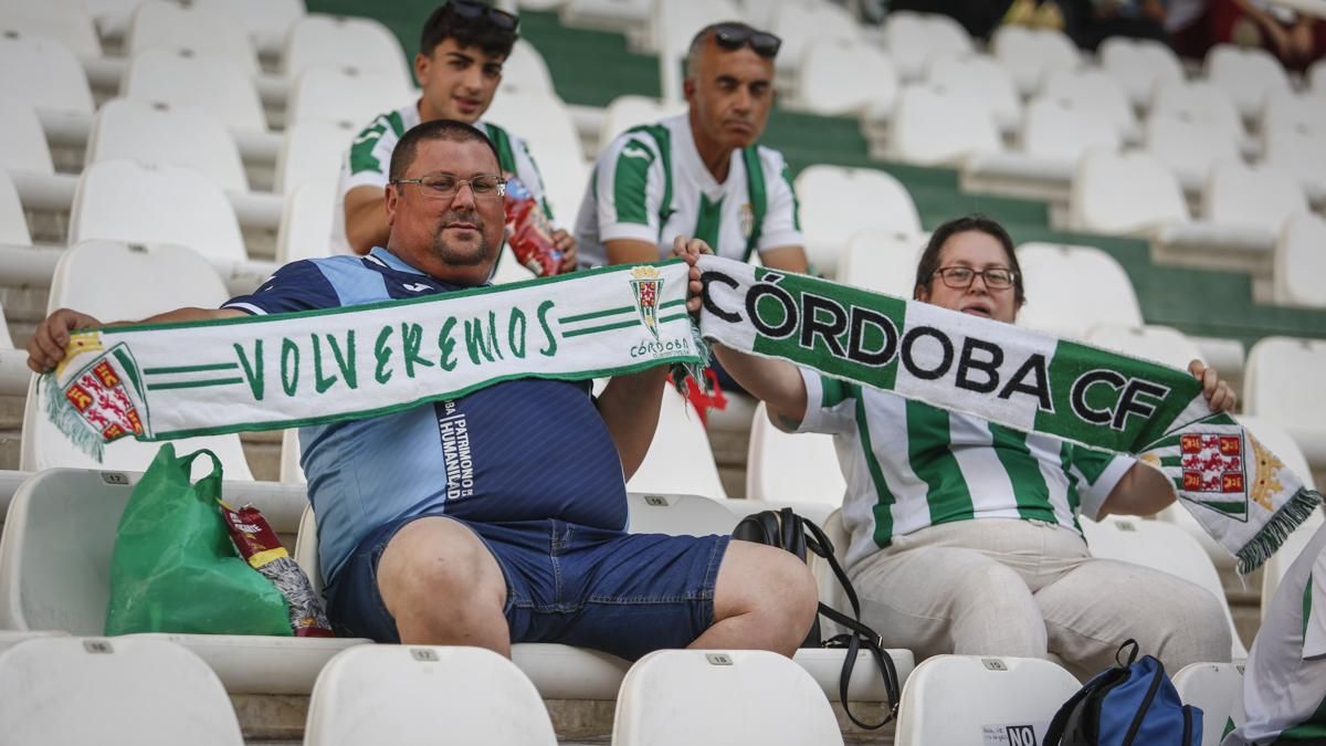 Grada Blanquiverde del Córdoba CF - SD Huesca