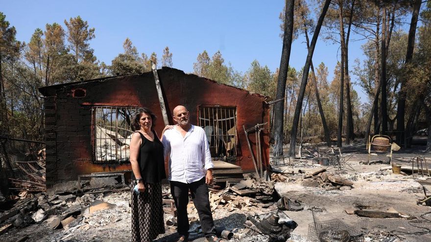 La vuelta de Olga y Javier a una casa en el epicentro del fuego: "Tardaremos 20 o 30 años en recuperar la zona"