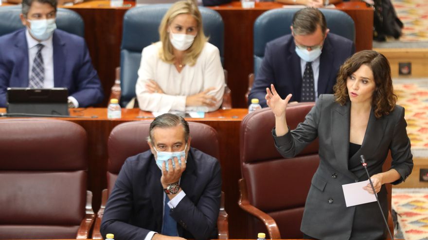 La presidenta de la Comunidad de Madrid, Isabel Díaz Ayuso, durente el Pleno