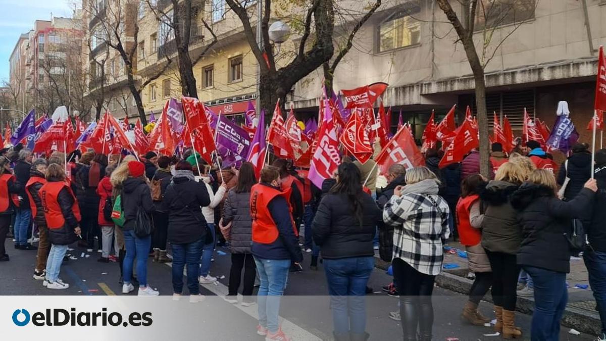Las trabajadoras de la limpieza de huelga en Castilla-La Mancha llevan ...