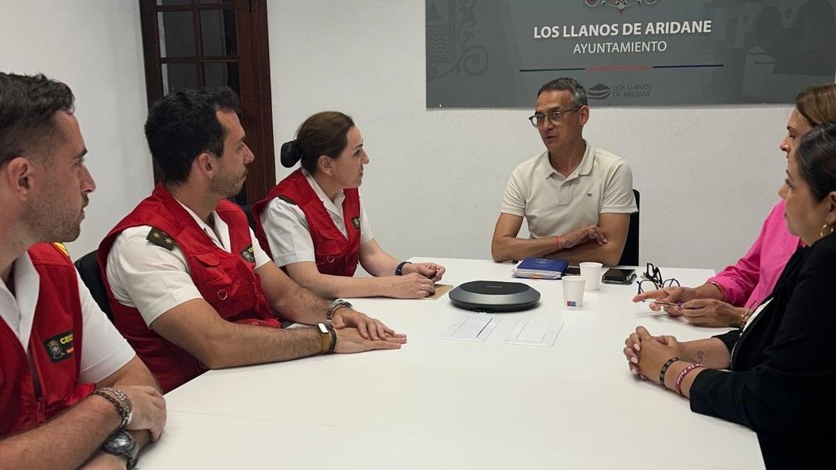 Los Llanos de Aridane coordina con psicólogos del Ministerio de Defensa el apoyo a los afectados por el volcán.