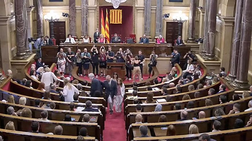 Momentos previos al inicio del debate de investidura de Salvador Illa