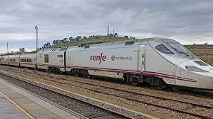 El Alvia se avería y no ha podido salir de Badajoz, los 109 pasajeros viajan en otros trenes