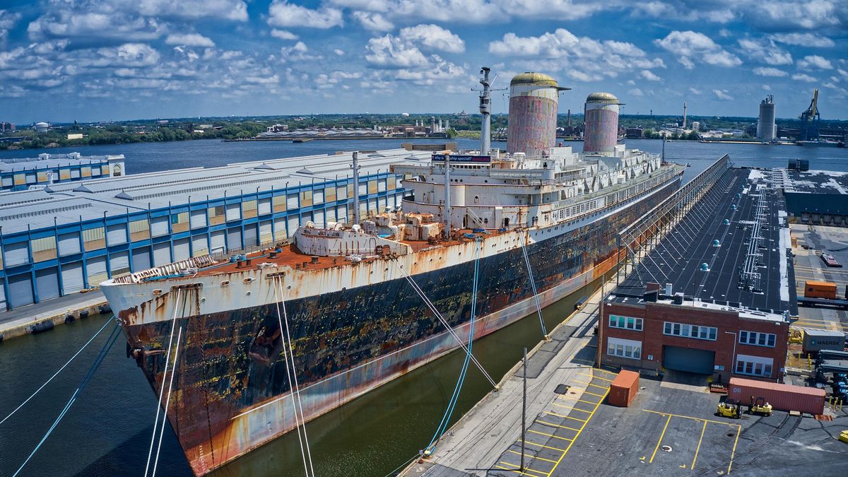 El SS United States ya tiene fecha para su hundimiento: así se convertirá en el arrecife artificial más grande del mundo
