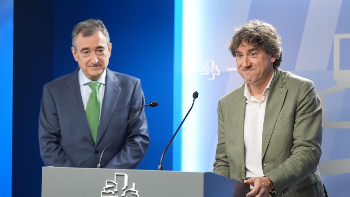 PNV y PSE-EE entierran el hacha de guerra y escenifican su plena sintonía en el Parlamento Vasco