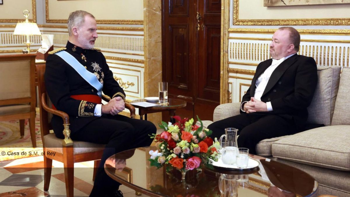 El embajador de Irlanda traslada al rey su apuesta por Cáceres como epicentro de la cultura irlandesa en España