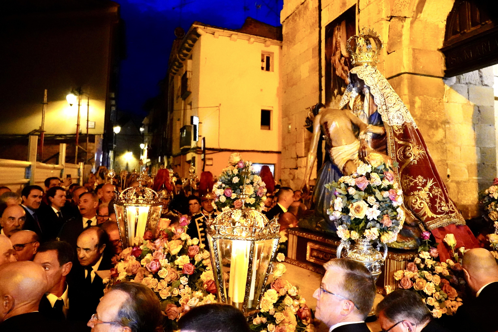 El paso de La Dolorora marca el inicio de la Semana Santa de León