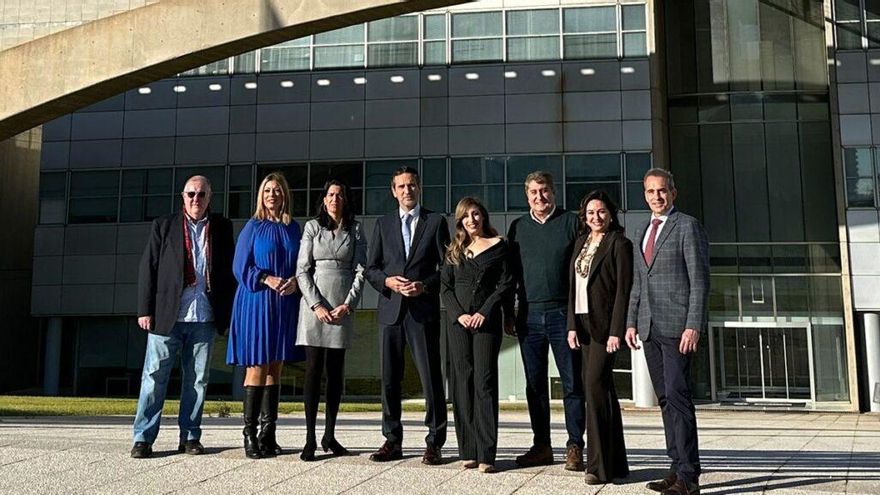 À Punt incorpora los 'bous al carrer' como parte del servicio público y topónimos en castellano en su libro de estilo