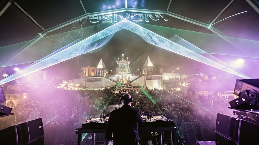 La agenda provida de Vox se cuela en la antesala de los Pilares: el PP de Zaragoza acepta un concierto del cura DJ