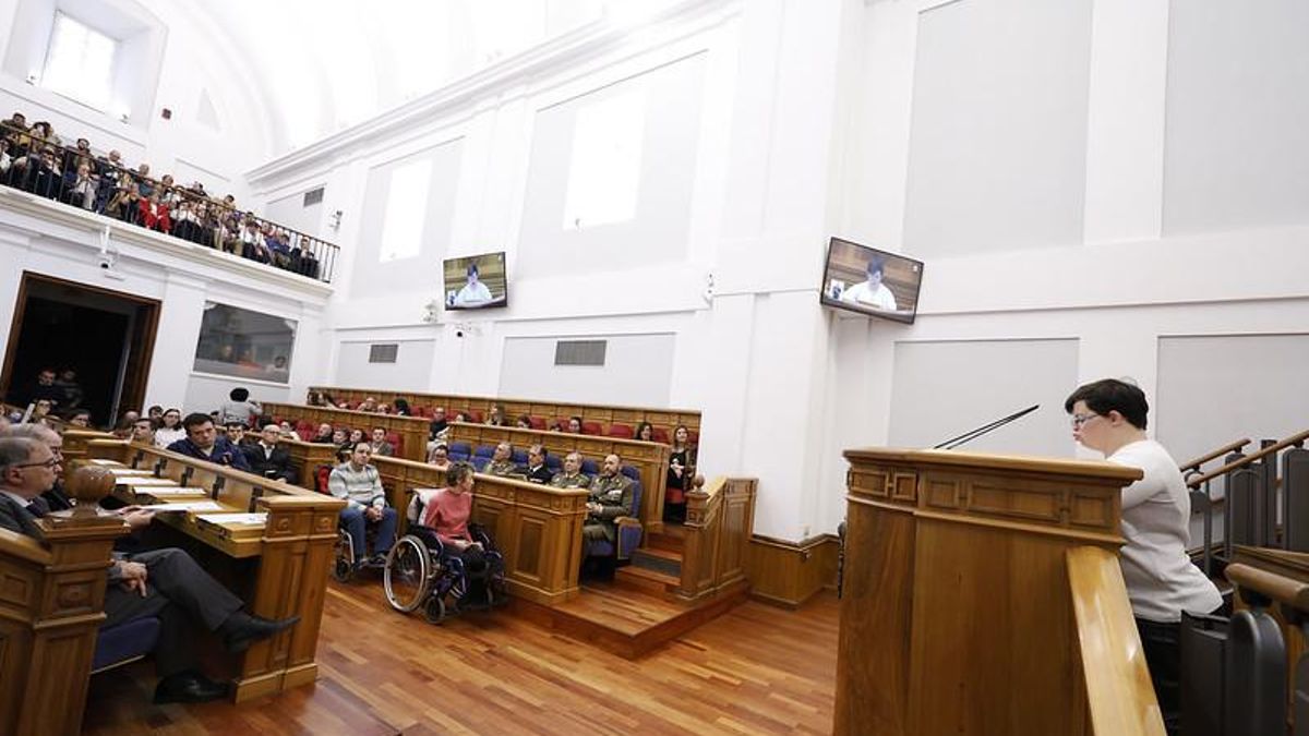 Intervención de Vanessa Blanco, de Down Toledo en las Cortes de Castilla-La Mancha