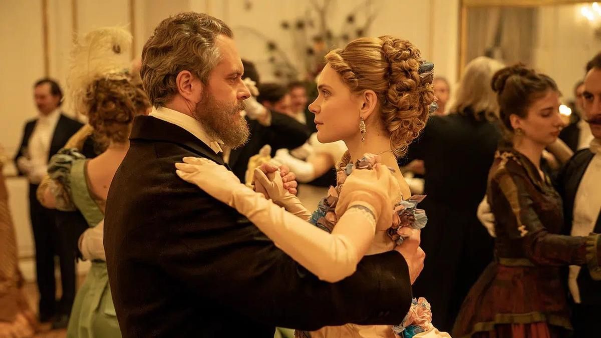 La serie al estilo ‘Bridgerton’ que adapta la mejor novela polaca de la historia y que es el nuevo drama de época de Netflix
