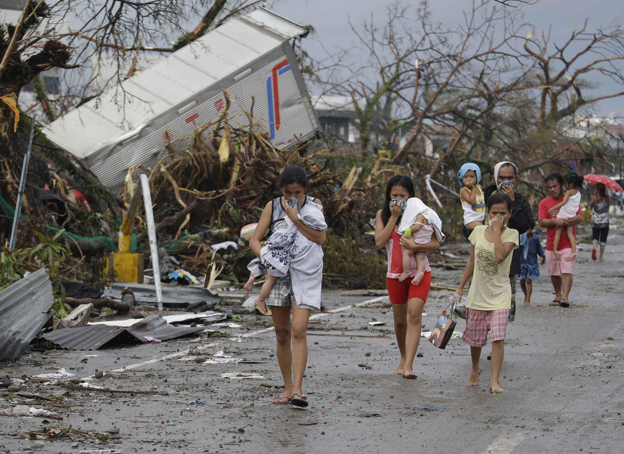 Miles de familias han perdido sus hogares a causa de Haiyan