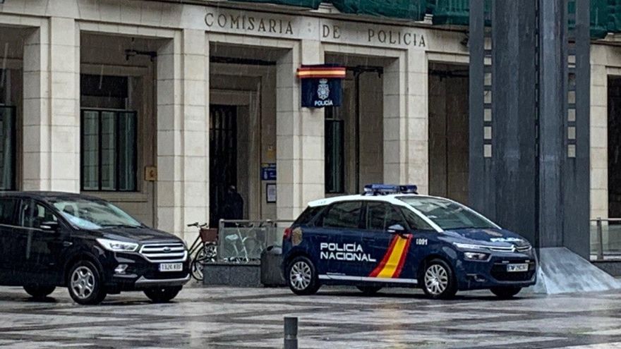 La Policía Nacional celebrará en la calle en Vitoria un acto de aniversario con homenaje a víctimas de ETA y a la bandera