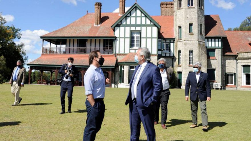 Luis Lacalle Pou y Alberto Fernández mantienen una reunión bilateral en Uruguay