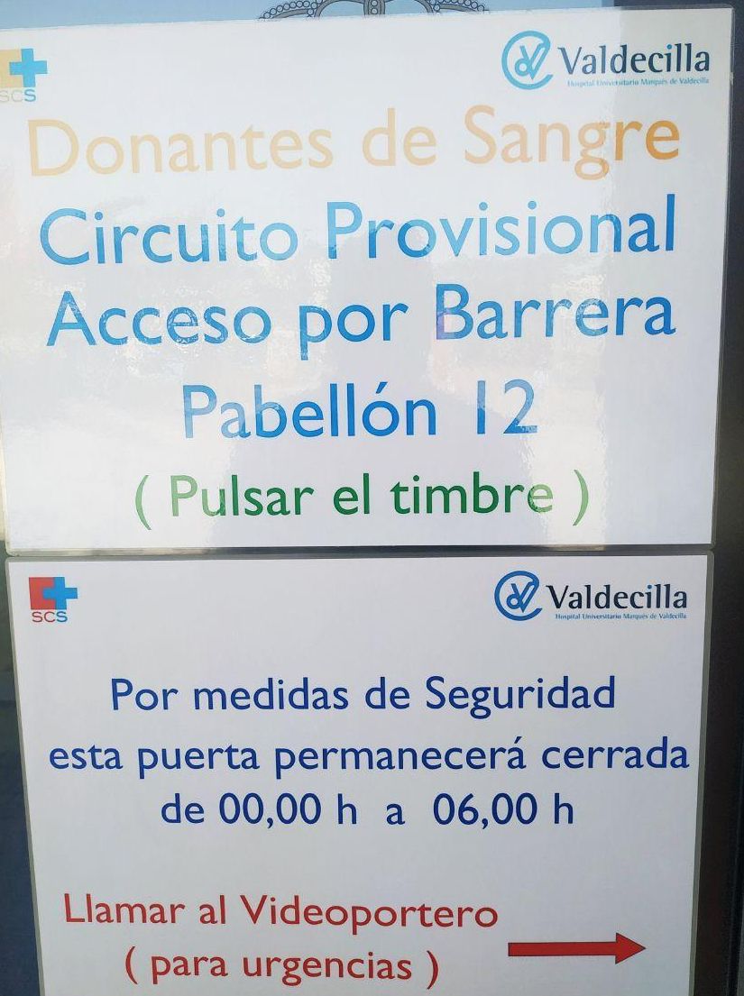 Avisos a las visitas del edificio 2 de Noviembre de Valdecilla.