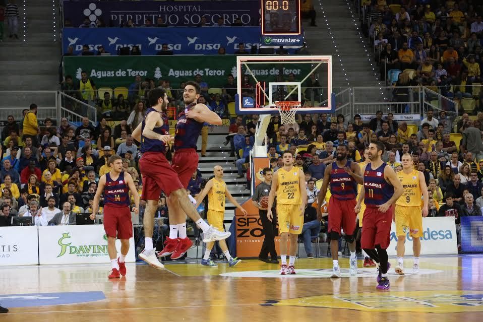 Partido entre el Gran Canaria y el FC Barcelona. (ALEJANDRO RAMOS)