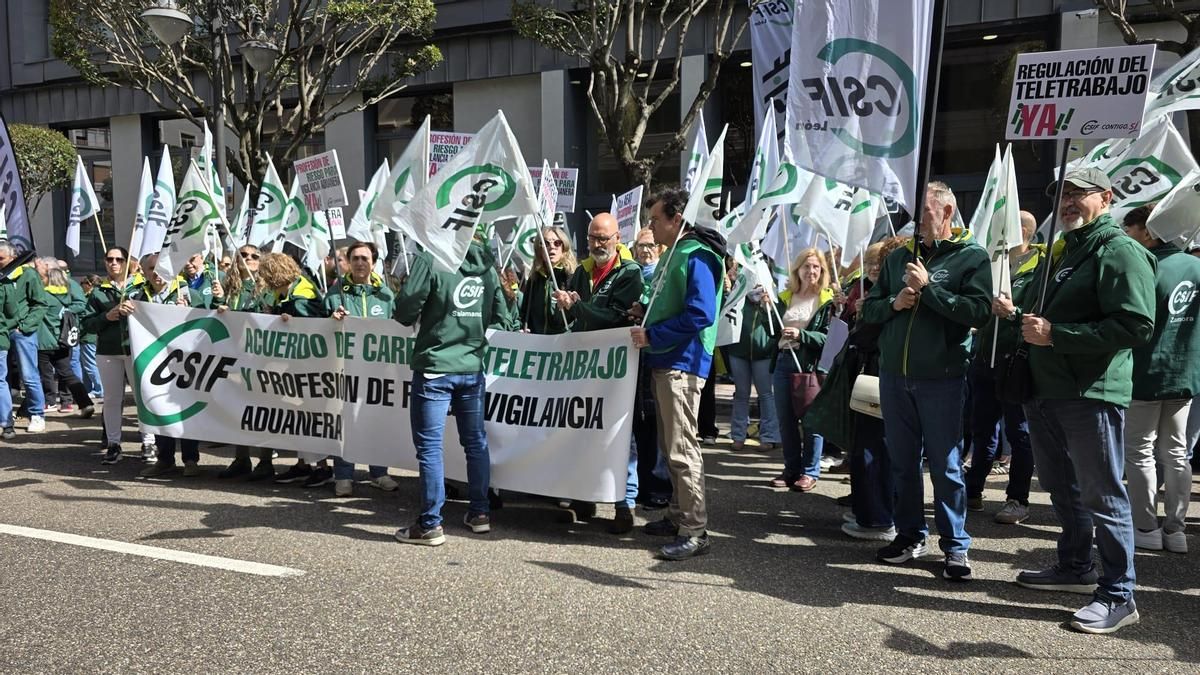 Trabajadores de Hacienda exigen mejores condiciones y se pondrán de huelga el 8 de junio si no logran avances